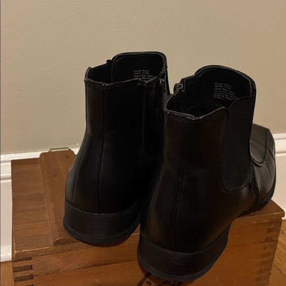 Unlisted Kenneth Cole Production Round Robin Gore Dress Boots size 11.5